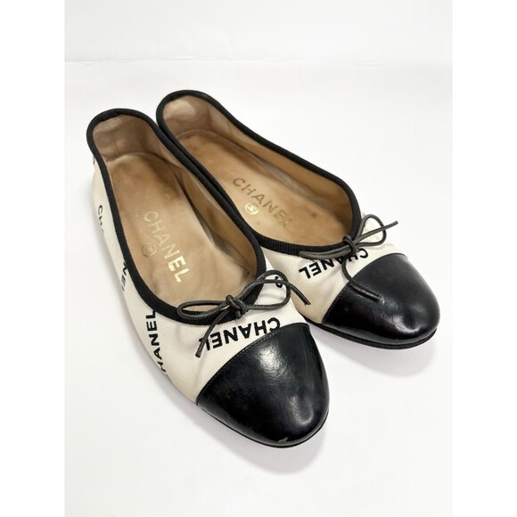 Chanel Ballet Flats White & Black Leather & Canvas Monogram Logo Y2K Sz 35 - Picture 3 of 15